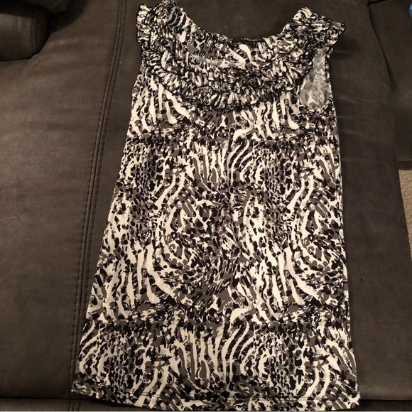 Black & White Sleeveless Shirt Size Medium - Picture 1 of 6